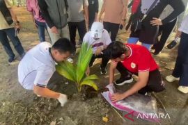 Pemkot Bengkulu gotong royong bersihkan kawasan pantai