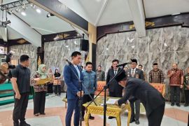 Sebanyak 18 pejabat di lantik oleh Bupati Batang Hari