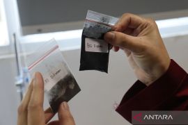 BRIN mengembangkan katalis nanokarbon dengan menggunakan limbah baterai