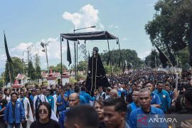 Prosesi Semana Santa di Larantuka