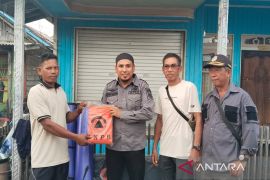 Regent H Rusli responds quickly to natural disaster in Pantai village