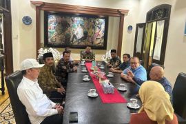 Darmizal dampingi delapan ketua ormas bertemu Jokowi di Solo