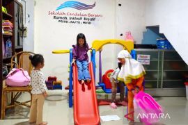 Tenaga pendidik nilai pembatasan medsos fokuskan pada kemandirian anak