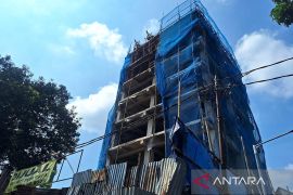 Polisi olah TKP empat pekerja tewas di Jakarta Selatan