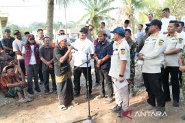 Tito Karnavian tembus daerah terisolir untuk salurkan bantuan penyintas banjir