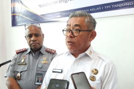 Batam immigration chief suspended over tourist extortion allegations