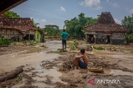Banjir akibat tanggul jebol di Sungai Tuntang: delapan desa terdampak, ribuan warga mengungsi