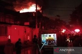 Korsleting listrik hanguskan gudang onderdil motor di Cengkareng