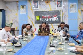 S Kalimantan's three regional heads discuss sustainable waste management