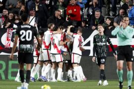 Rayo Vallecano Tampil Efisien, Tumbangkan 10 Pemain Elche dengan Skor Tipis 1-0