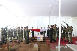 Pangdam Udayana beri penghormatan terakhir prajurit gugur di Lebanon