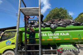 Pemprov bantah truk pemda buang sampah tanpa pilah di TPA Suwung