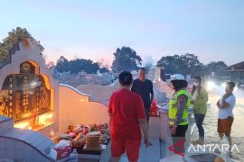 Polres Bangka Selatan amankan tradisi Sembahyang Kubur