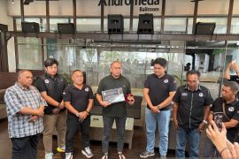 Lakukan aksi nyata pemulihan pascabencana di Sumbar, Andre Rosiade diganjar Medal Of Honor "Bakti untuk Negeri" JPS