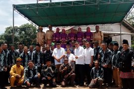 Hidayat Arsani ajak para dukun kampung Belitung bersatu bangun daerah