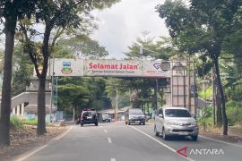 Macet menuju Bandung, polisi terapkan rekayasa lalu lintas di Garut