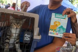 Pemeriksaan kesehatan hewan dan vaksin rabies gratis di Kabupaten Bogor
