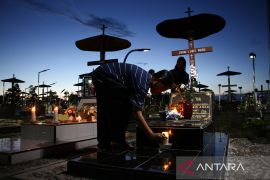 Tradisi ziarah makam hidupkan makna Paskah di Palangka Raya