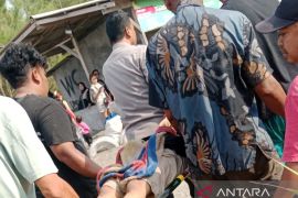 Petugas temukan tubuh siswa terbawa gelombang pantai selatan Cianjur