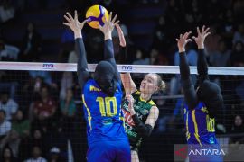 Gresik Phonska perkasa hadapi Electric di laga kedua final four Proliga