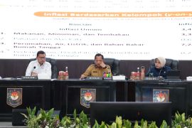Mendagri ingatkan daerah tetap waspada meski inflasi turun