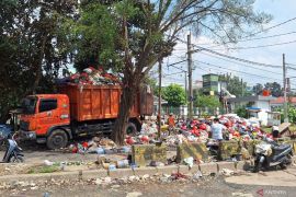Sudin LH Jaksel kerahkan 190 truk untuk tangani sampah