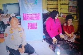 Polres Pasaman Barat bantu pasangan suami istri sakit menahun