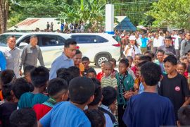 Wapres Gibran meninjau gedung baru SDI Kaniti Kabupaten Kupang NTT