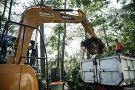 EIGER angkat 6 ton sampah di kawasan hulu Puncak