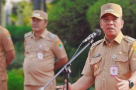 Bupati Karawang ingatkan seluruh ASN agar patuhi kebijakan WFH dan efisiensi BBM