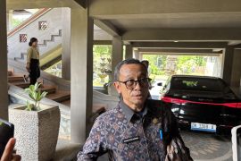 Pemprov siapkan pengacara untuk eks Kadis KLH di kasus TPA Suwung