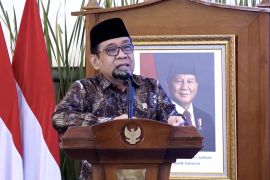 Pratikno: Generasi "sandwich" yang harus produktif tetap ada batasnya