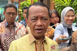 Bahlil rapat dengan swasta untuk cari formulasi harga BBM nonsubsidi