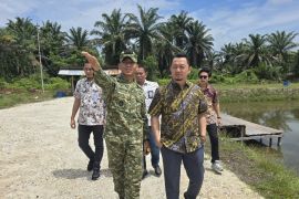 Anggota Komisi I DPR mendorong TNI semakin dekat dengan rakyat
