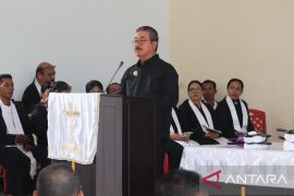 Gubernur Maluku ajak masyarakat perkuat keluarga sebagai fondasi utama bangun iman