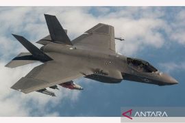 Kopilot pesawat AS yang jatuh di Iran dibawa ke Kuwait untuk perawatan