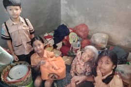 Pramuka Badung salurkan 100 paket sembako bagi warga kurang mampu