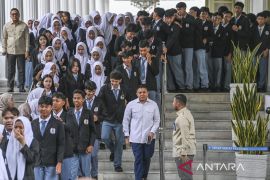 Siswa SMK 19 Jakarta antusias perdana injakkan kaki Istana Presiden