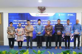 Ombudsman meluncurkan dua buku rekam jejak pengawasan pelayanan publik