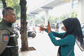 Satpol PP Jaksel bantah tudingan penertiban pedagang tak humanis