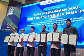 Bayi baru lahir dari orang tua terdaftar PBI, ditanggung JKN