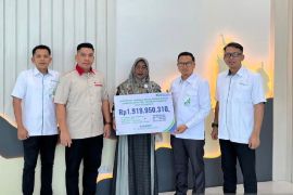 BPJS Ketenagakerjaan Serahkan Santunan 1,9 Miliar