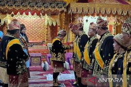 Ketua DPRD Hafiz Fattah Terima Gelar Adat Adipati Utamo Setyo Puro dari LAM Jambi