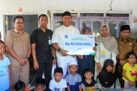 BPJS-TK berikan santunan kematian kepada keluarga guru ngaji Situbondo