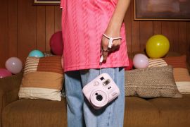 Fujifilm luncurkan instax mini 13 yang bisa cetak foto langsung