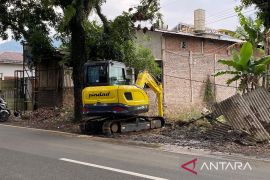 Cianjur melakukan normalisasi saluran air Cibeber-Cianjur cegah banjir