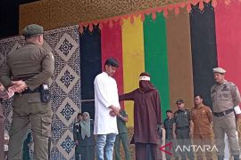 Enam pelanggar qanun syariat Islam jalani hukuman cambuk