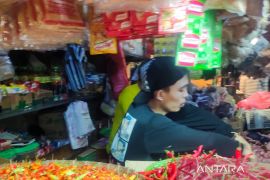 Pemkab Cianjur koordinasi dengan Bulog atasi kelangkaan minyak goreng