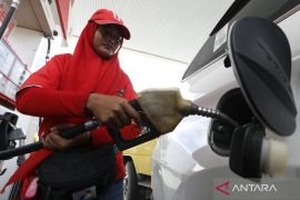 Harga minyak global turun drastis menyusul gencatan senjata AS-Iran