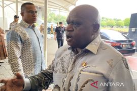 Menteri HAM Natalius Pigai sebut kritik Feri Amsari tak perlu dipolisikan